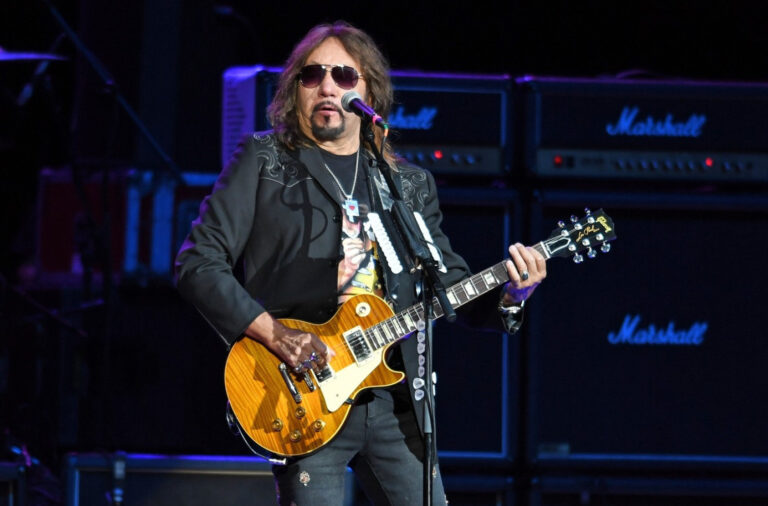 Otkriven uzrok smrti gitariste grupe „Kiss“