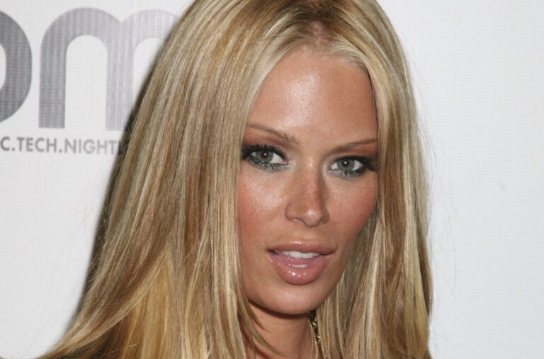 Bivša porno zvijezda promijenila stranu: „Pročitaj Bibliju, nećeš se pokajati“ FOTO/VIDEO