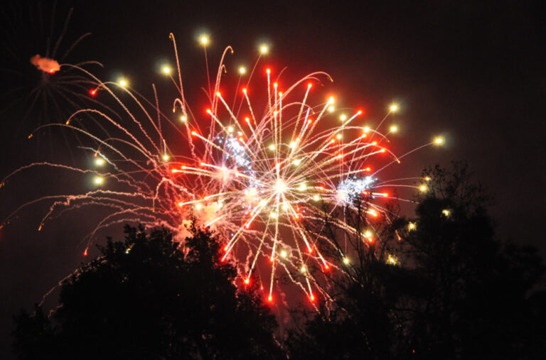 Pojava na nebu iznad Diznilenda izazvala niz teorija zavere: Konačno otkrivena istina