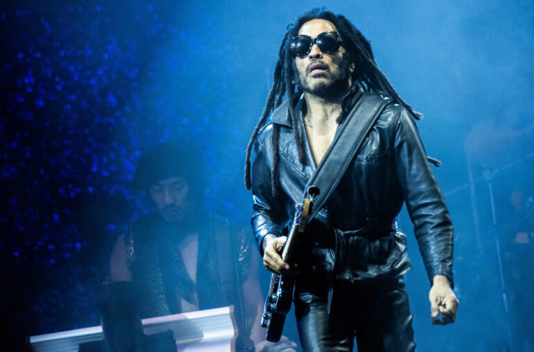 Leniju Kravicu obožavateljka išćupala četiri dreda sa glave: On u potpunom šoku