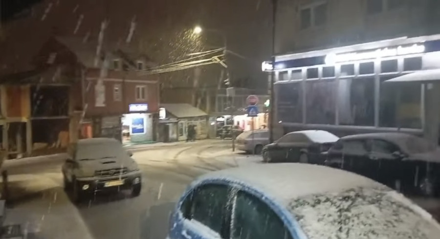 Počela snežna mećava: Ako ovim tempom nastavi da pada do ujutru... FOTO/VIDEO