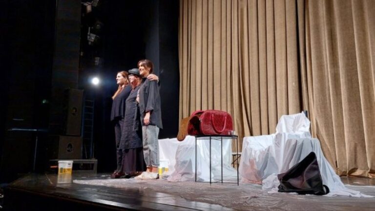 Predstava „Luda kuća balkanska“ u Centru za kulturu Semberija