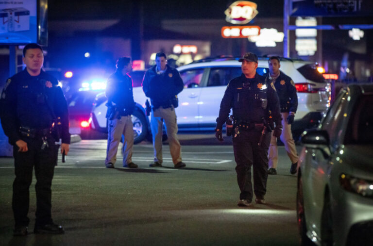 Pucnjava u SAD; Ubijen policajac FOTO/VIDEO