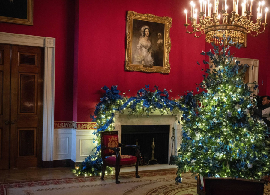 Melanija Tramp predstavila Belu kuću u Božićnom ruhu: Dom je tamo gde je srce FOTO