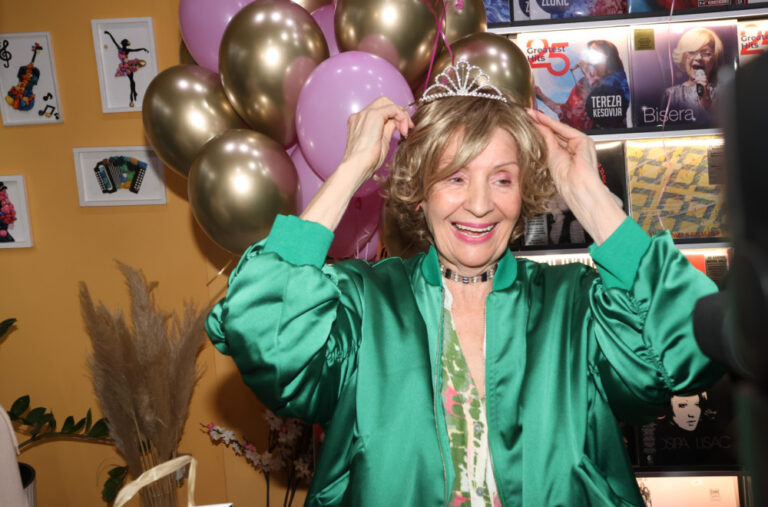 Snima se film o Lepi Lukić: Pjevačica želi da je glumi poznata srpska umjetnica FOTO