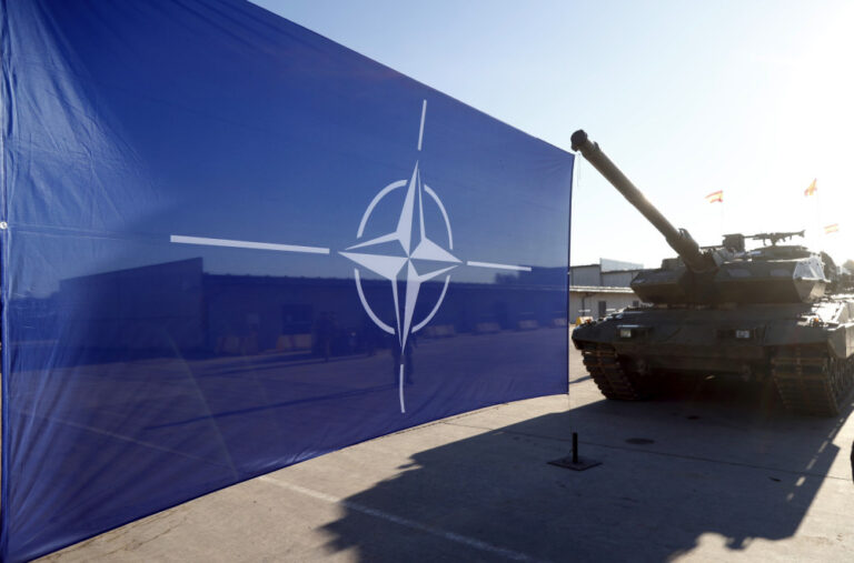 Bivši NATO komandant: Amerika i Evropa bespomoćne pred ruskim dronovima