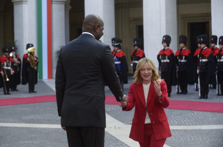 Đorđa Meloni neočekivano reagovala na predsjednika Mozambika: Prasnula u smijeh FOTO/VIDEO