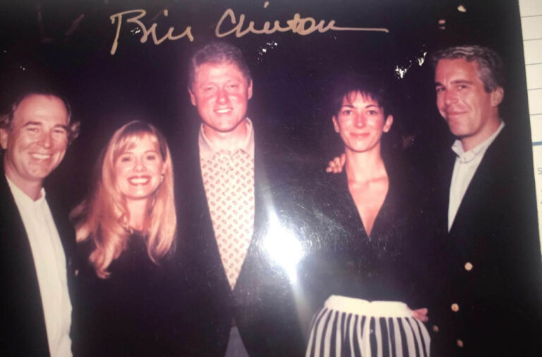 Objavljene nove skandalozne Epstajnove fotografije: Isplivala i ponuda o „prodaji“ djevojke FOTO