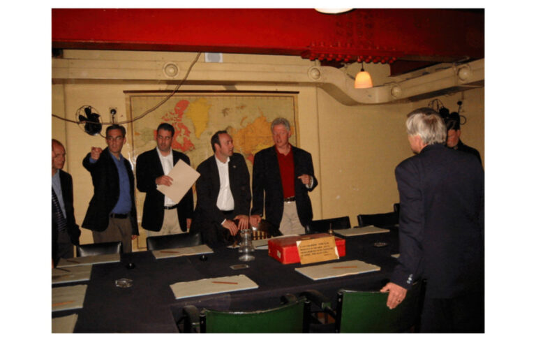 „Šta još skrivate?“ Nestale fotografije skandala koji potresa svijet? FOTO