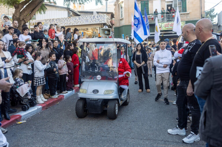 Uhapšen „Deda Mraz“: Drama na božićnoj zabavi FOTO/VIDEO