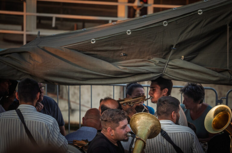 Hajka na trubače iz Srbije: Još jedan hrvatski grad protjerao muzičare