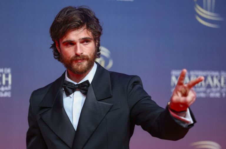 Džejkob Elordi se sukobio sa paparacima: „Otežavate mi život“