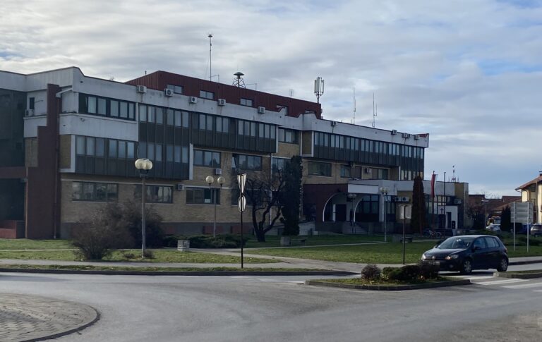 Sastanak sa predstavnicima lovačkih udruženja sa područja grada Bijeljina u okviru kampanja „Registruj oružje bez sankcije“