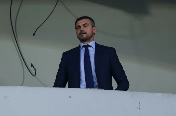 Oglasio se Danko Lazović!