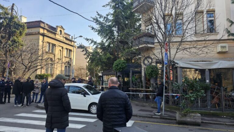 Ranjen u kafiću na Vračaru: Vuk Bajrušević upucan u noge