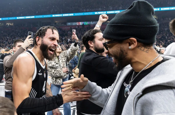 Karlik Džons oduševljen Vašingtonom: „Ludilo! Čuo sam se sa Željkom“ VIDEO