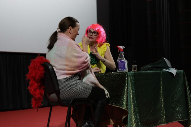 Predstava „Očajna domaćica“ u Centru za kulturu Semberija