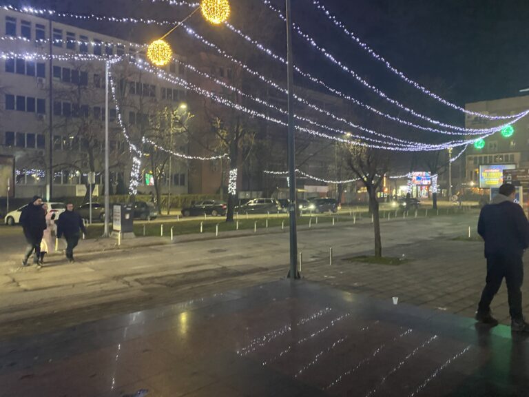 Obavještenje za vozače: Privremena zabrana saobraćaja zbog dočeka Nove godine na Trgu kralja Petra I Karađorđevića