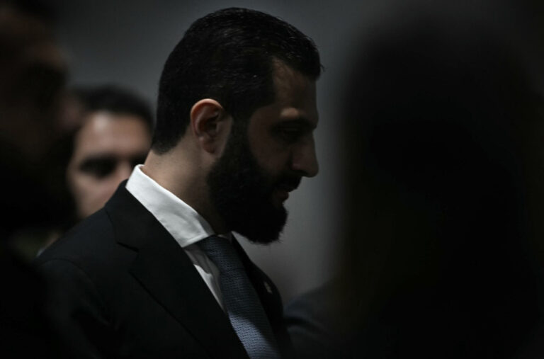 Rat ili dogovor? Al Šara se obratio Kurdima