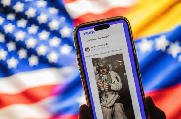 Šokantna slika Madura: Predsjednik Venecuele sa povezom preko očiju FOTO