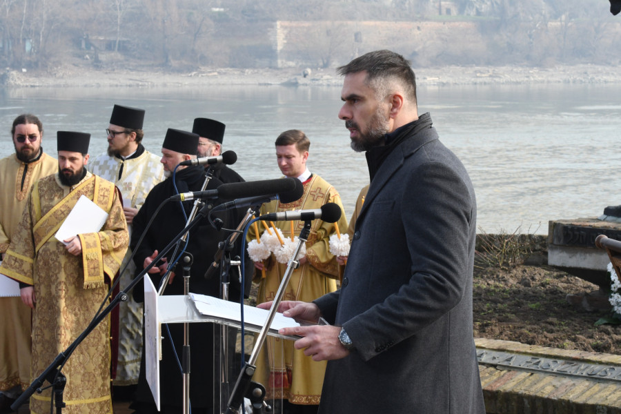 Pomenom i polaganjem venaca obeleženo 84 godine od Novosadske racije FOTO