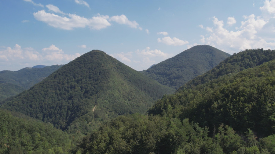 Misteriozna brda puna podzemnih tunela kriju se u Srbiji: Ogromna podudarnost sa piramidama u Bosni FOTO