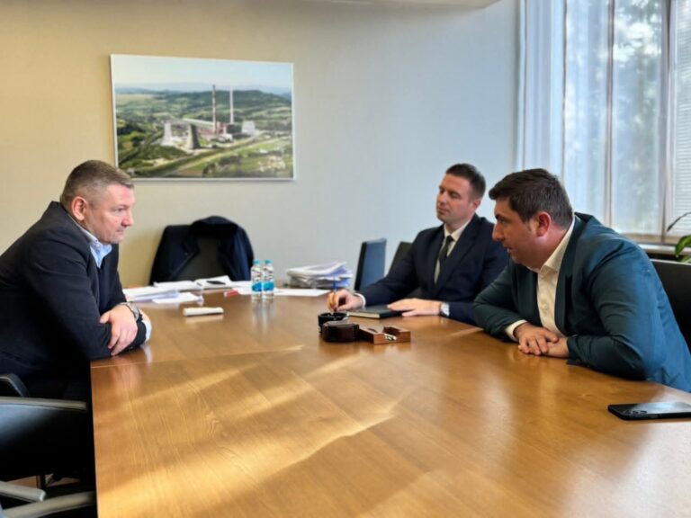 Sastanak Petrovića i Novakovića: Uskoro normalizacija grijanja u Bijeljini