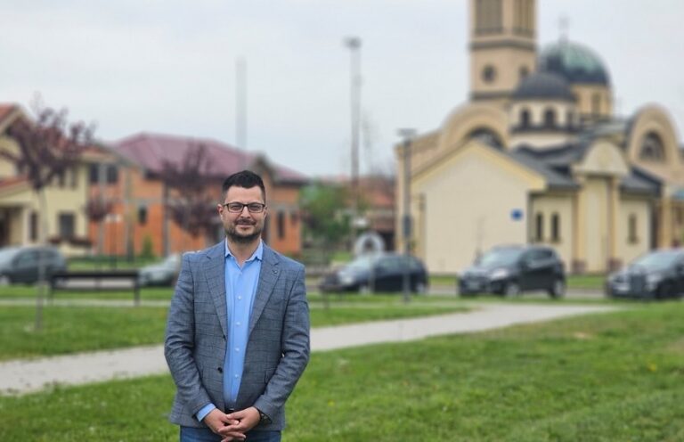 Popović čestitao Božić: Dar ljubavi, nade i spasenja