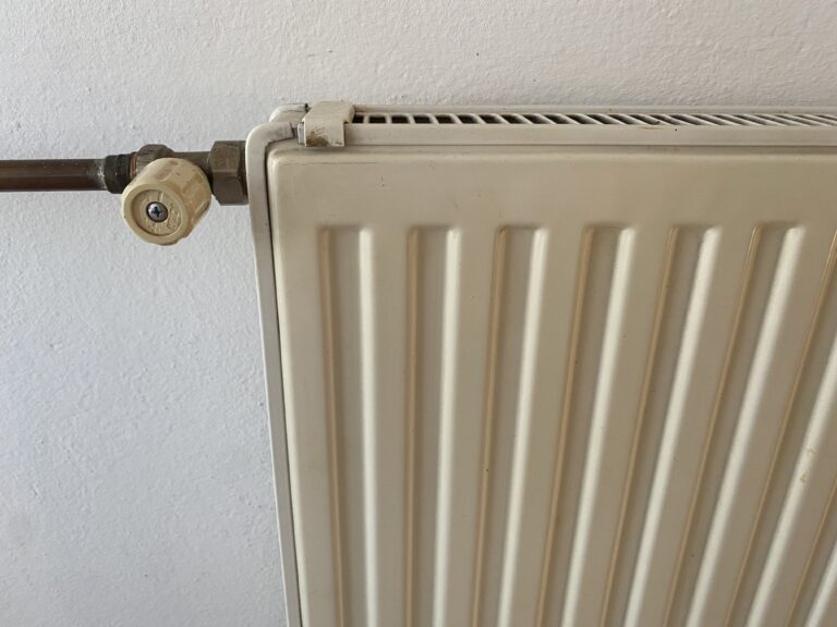 Ponovo nema grijanja u Bijeljini: Gradska toplana obustavila isporuku zbog kvara na oba kotla